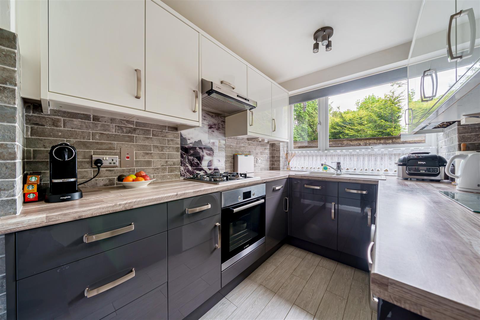 Flat Kingston Hill in Greater London
