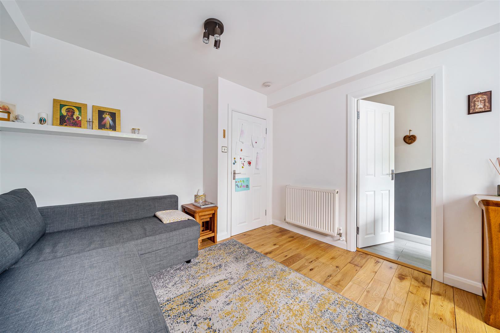 Flat Kingston Hill in Greater London
