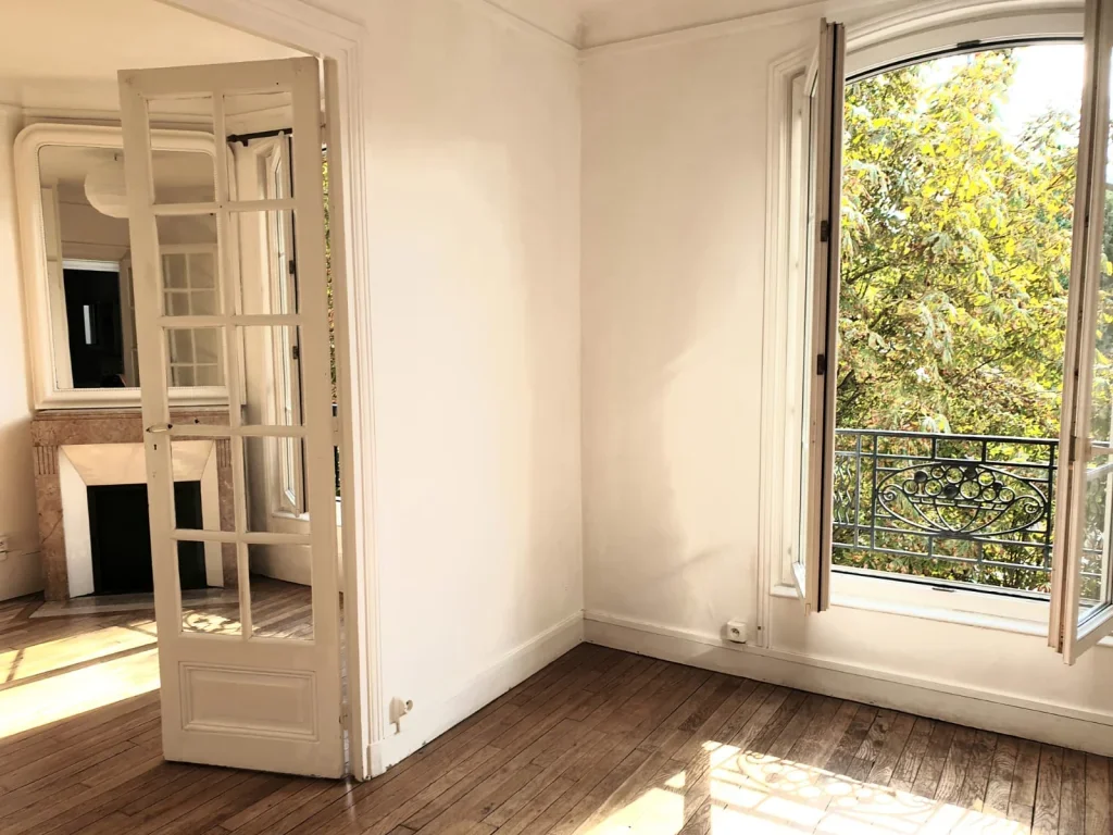 Flat Rue de l'Amiral d'Estaing in Paris