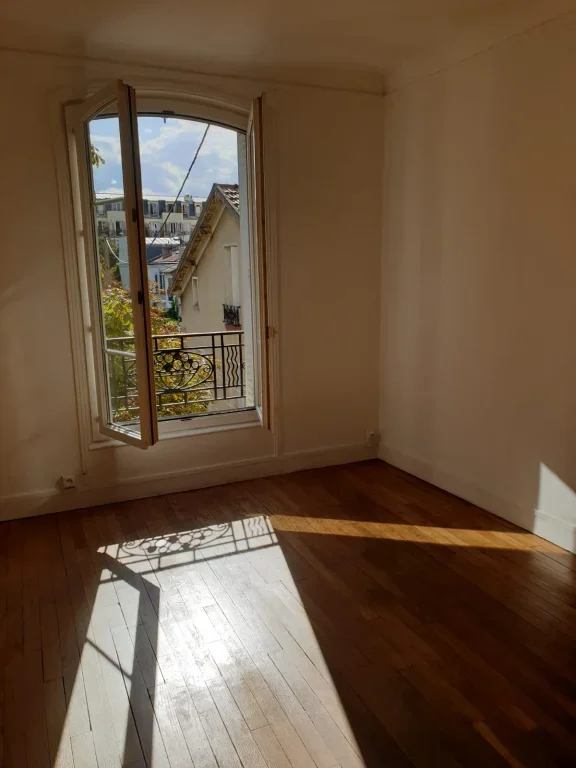 Flat Rue de l'Amiral d'Estaing in Paris
