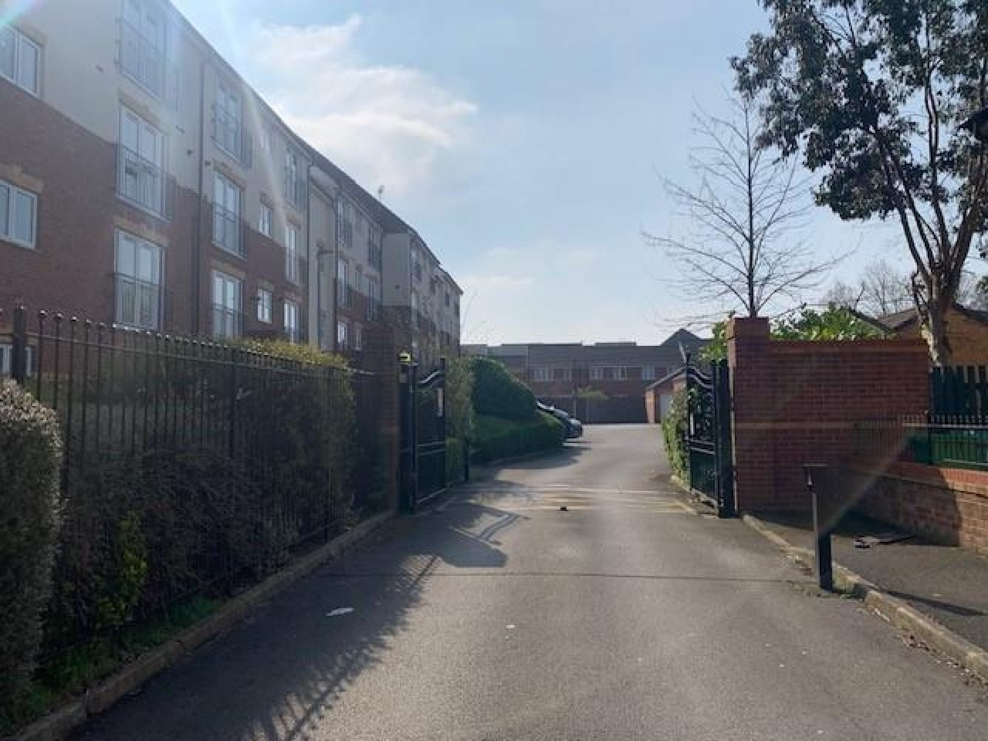 Flat Sandycroft Avenue in Manchester