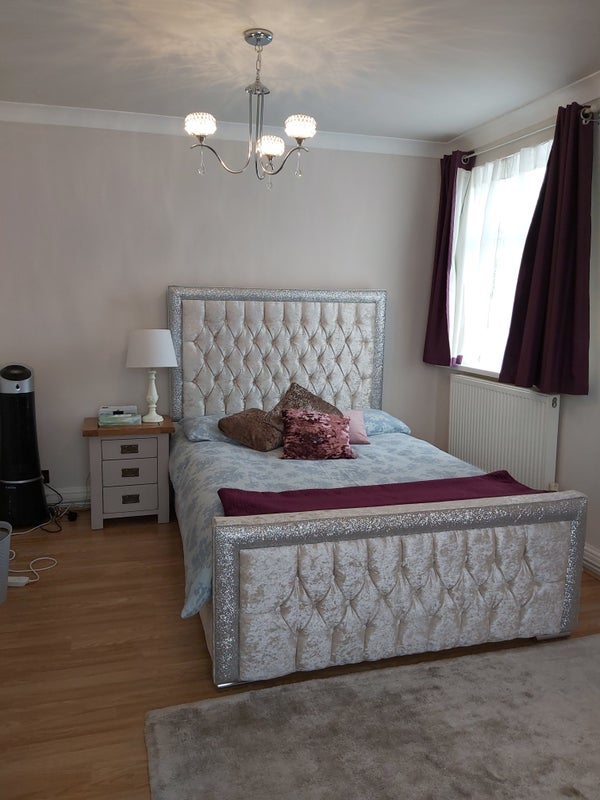 Room Meadow Court in Billericay