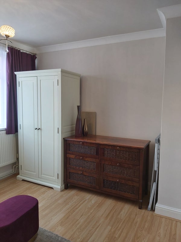 Room Meadow Court in Billericay