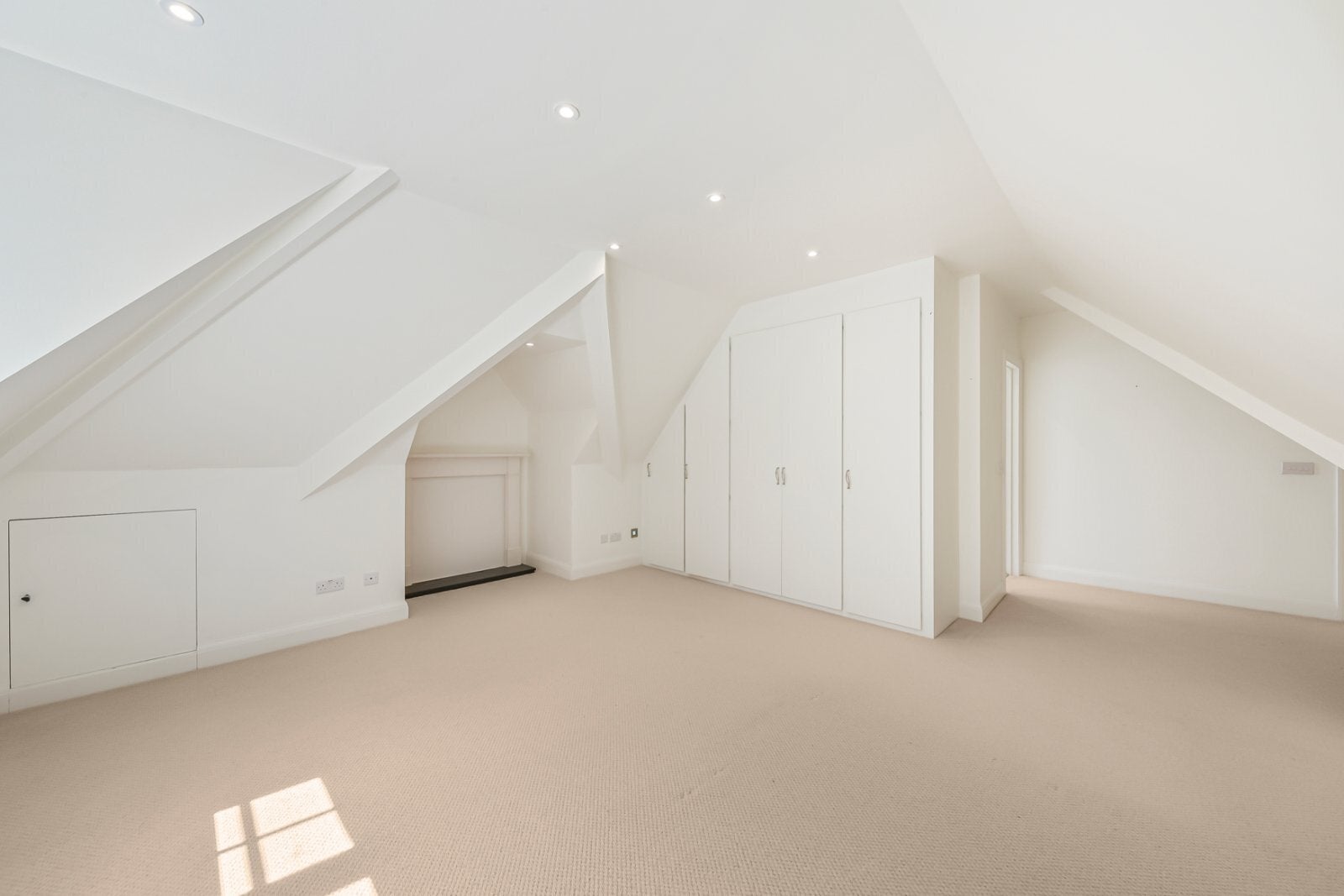 Flat Heath Drive in Greater London