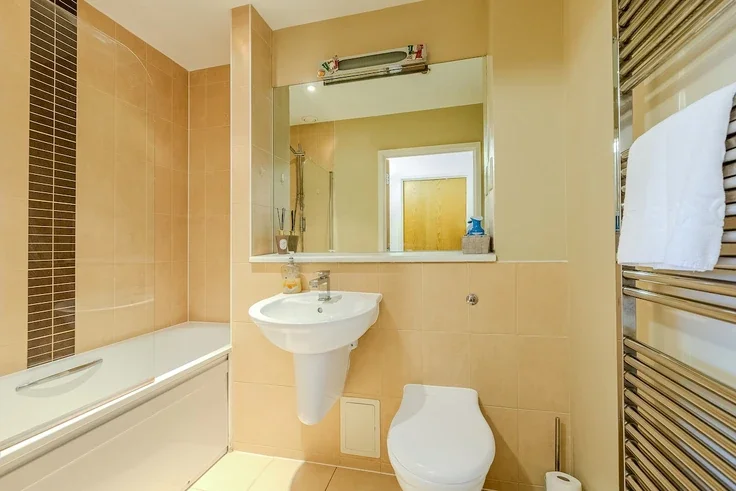 Flat Evelyn Street in Greater London