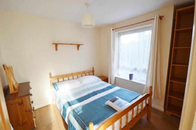 Flat Longbridge Road in Reigate and Banstead
