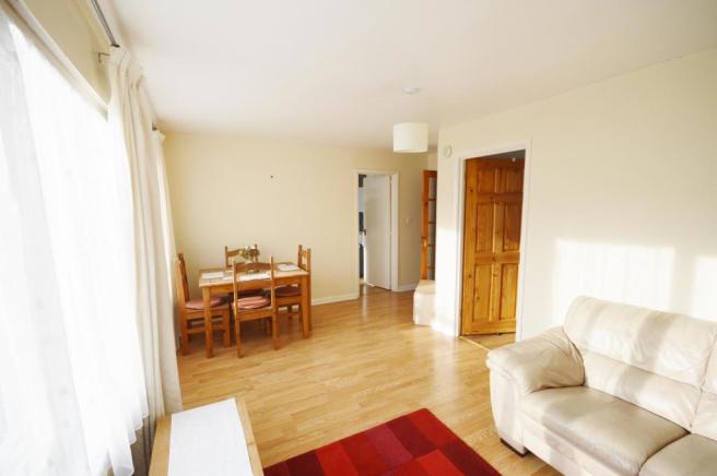 Flat Longbridge Road in Reigate and Banstead