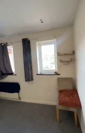 Room Saint Johns Road in Slough