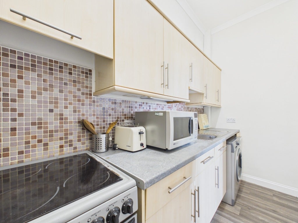 Flat Watson Crescent in City of Edinburgh