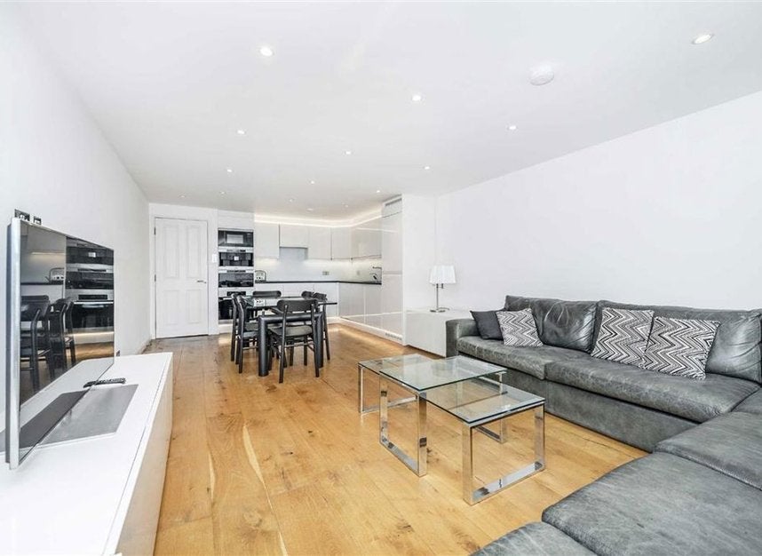 Flat Queensborough Terrace in City of Westminster