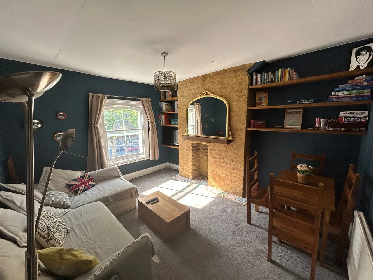 Flat Pembroke Road in Greater London