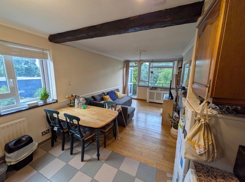 Flat Strathdon Drive in Greater London