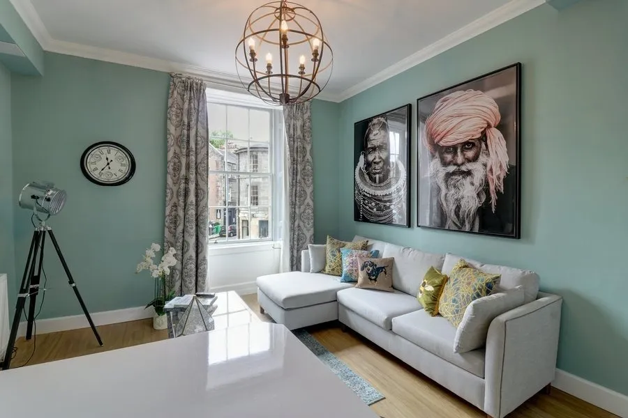 Flat Raeburn Place in City of Edinburgh