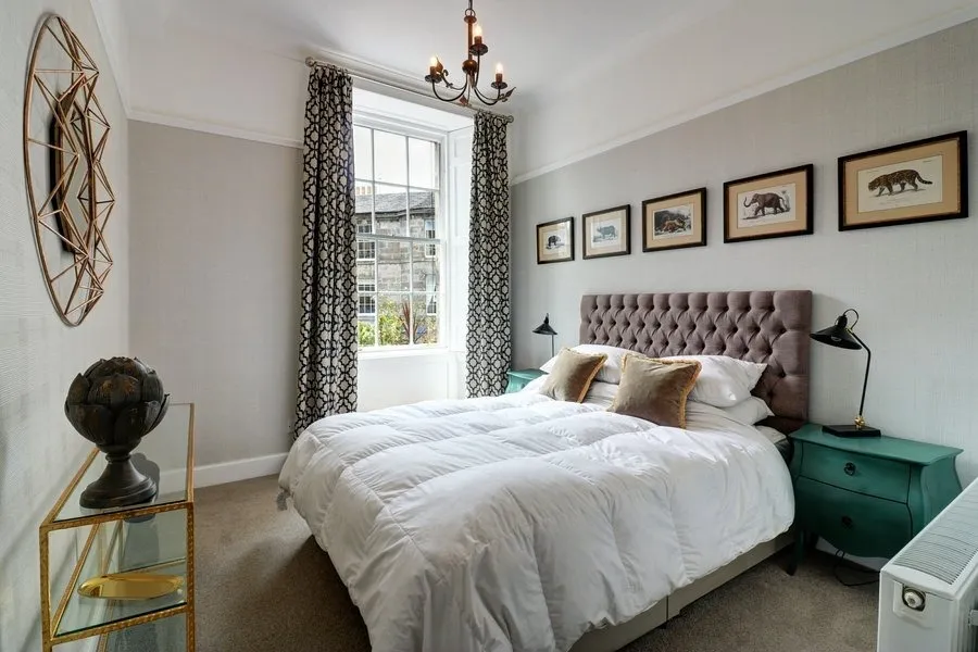 Flat Raeburn Place in City of Edinburgh