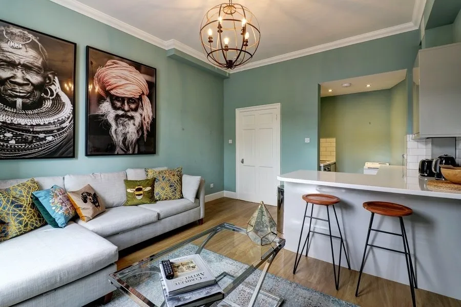 Flat Raeburn Place in City of Edinburgh