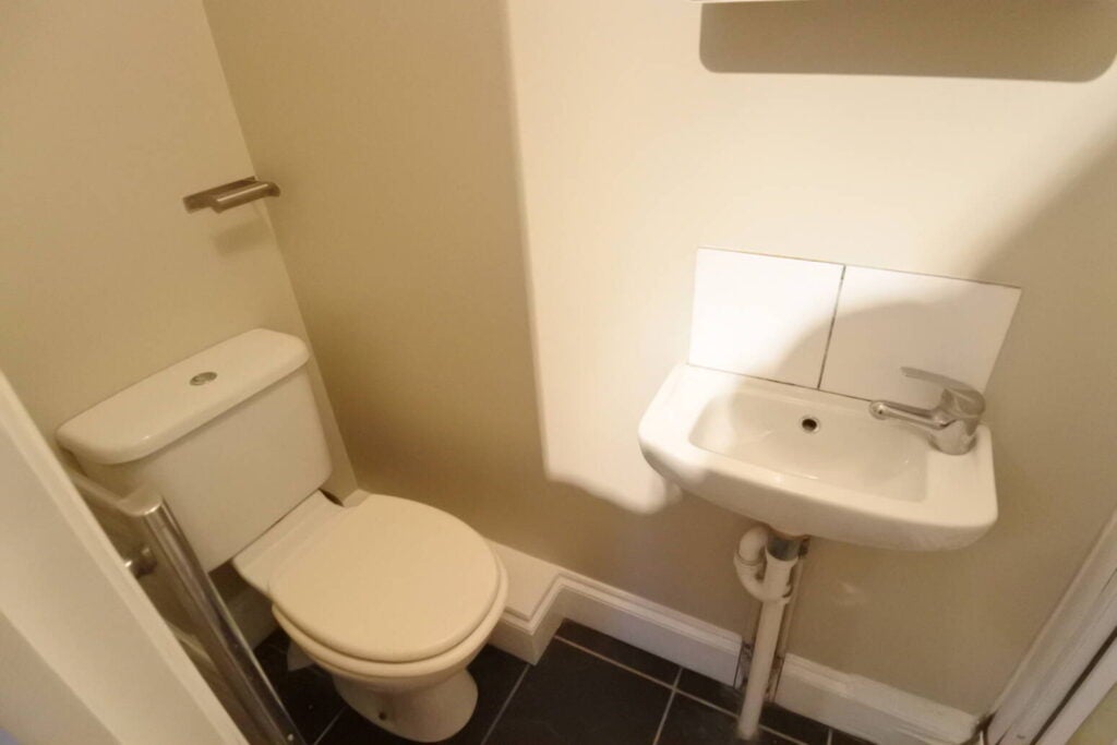 Flat West Hendon Broadway in Greater London