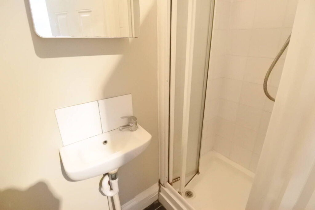 Flat West Hendon Broadway in Greater London