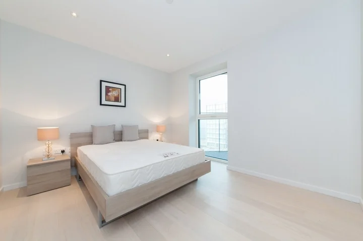 Flat Montfichet Road in Greater London