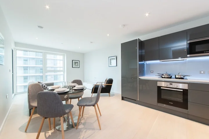Flat Montfichet Road in Greater London