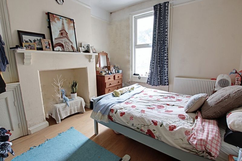 Flat Lower Bristol Road in Bath