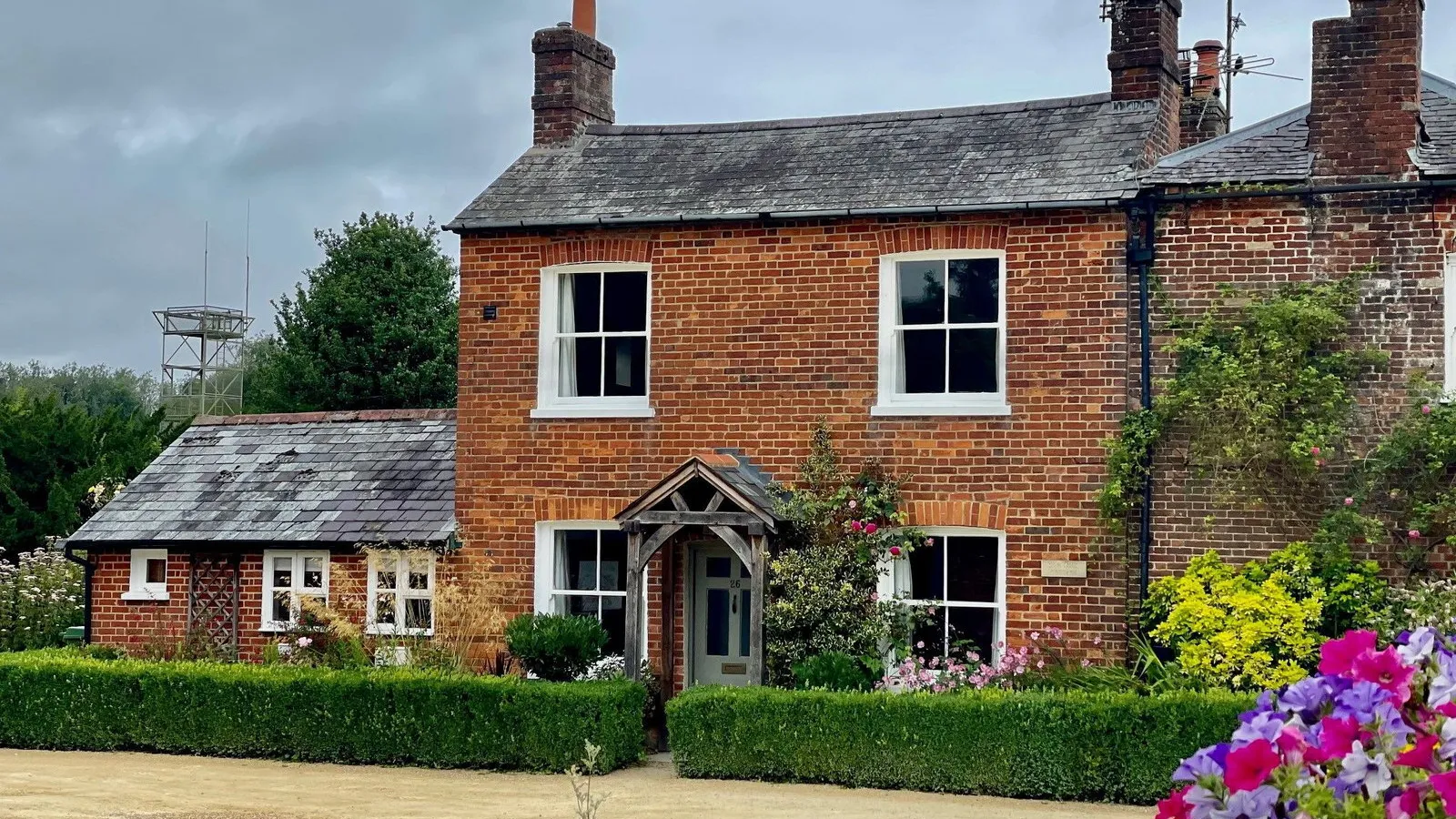 House Pages Yard in Basingstoke and Deane