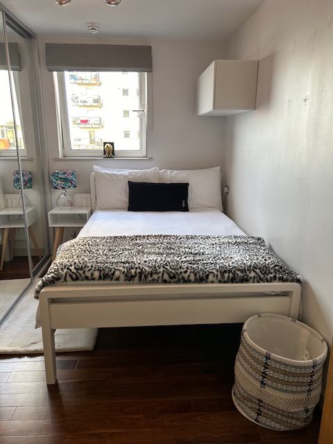 Room Erebus Drive in Greater London
