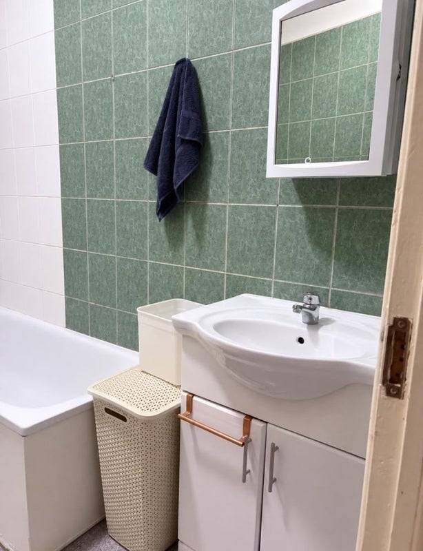 Room Parkfield Road in Greater London
