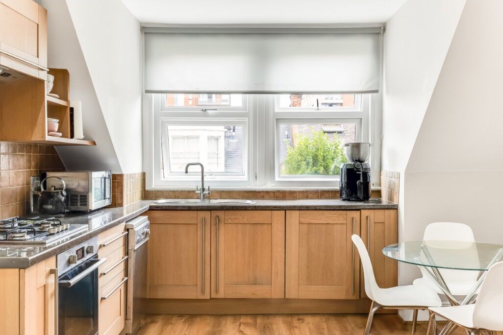 Flat Sherriff Road in Greater London