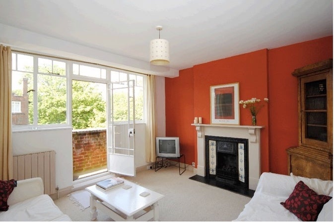 Flat Oakfield Court in Greater London