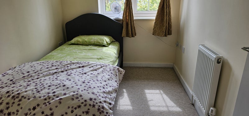 Room St. Paul's Mews in Crawley