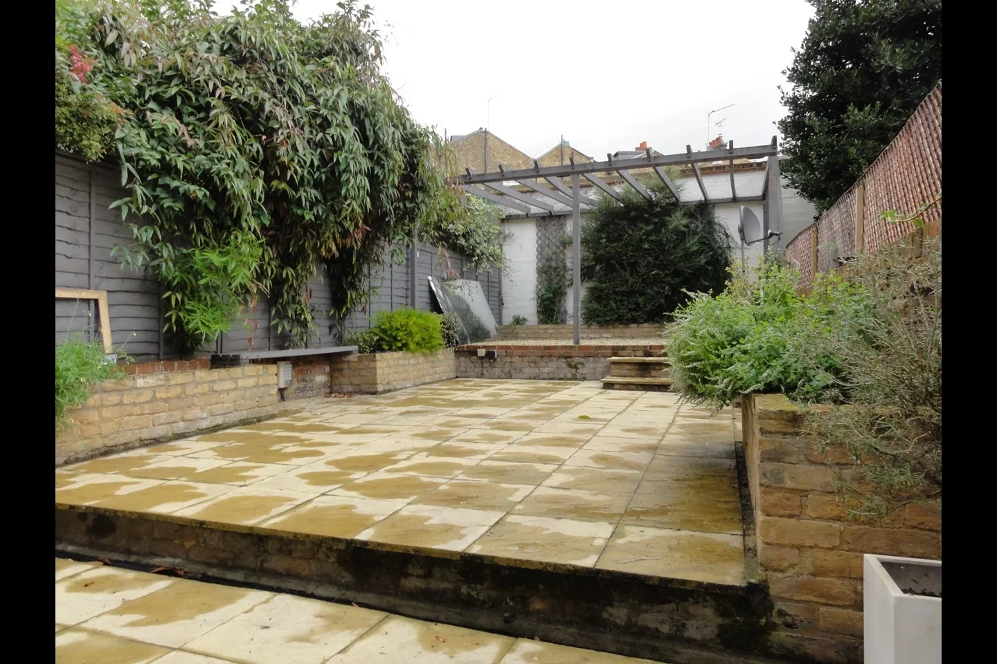 Flat Elia Street in Greater London