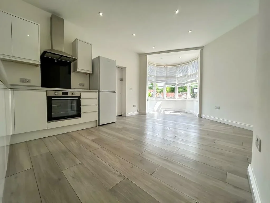 Flat Gordon Road in High Wycombe