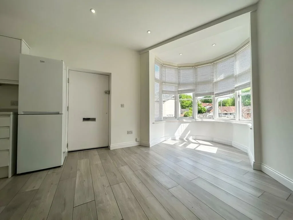 Flat Gordon Road in High Wycombe