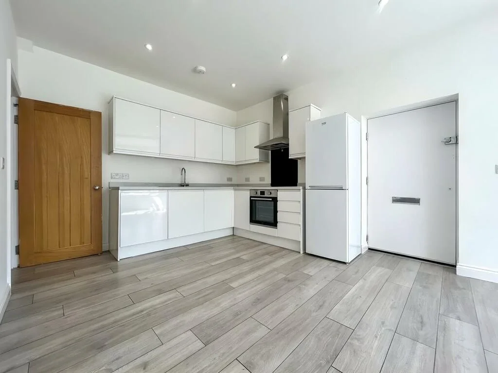 Flat Gordon Road in High Wycombe