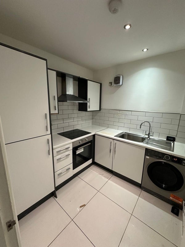 Room Cheetham Hill Road in Manchester