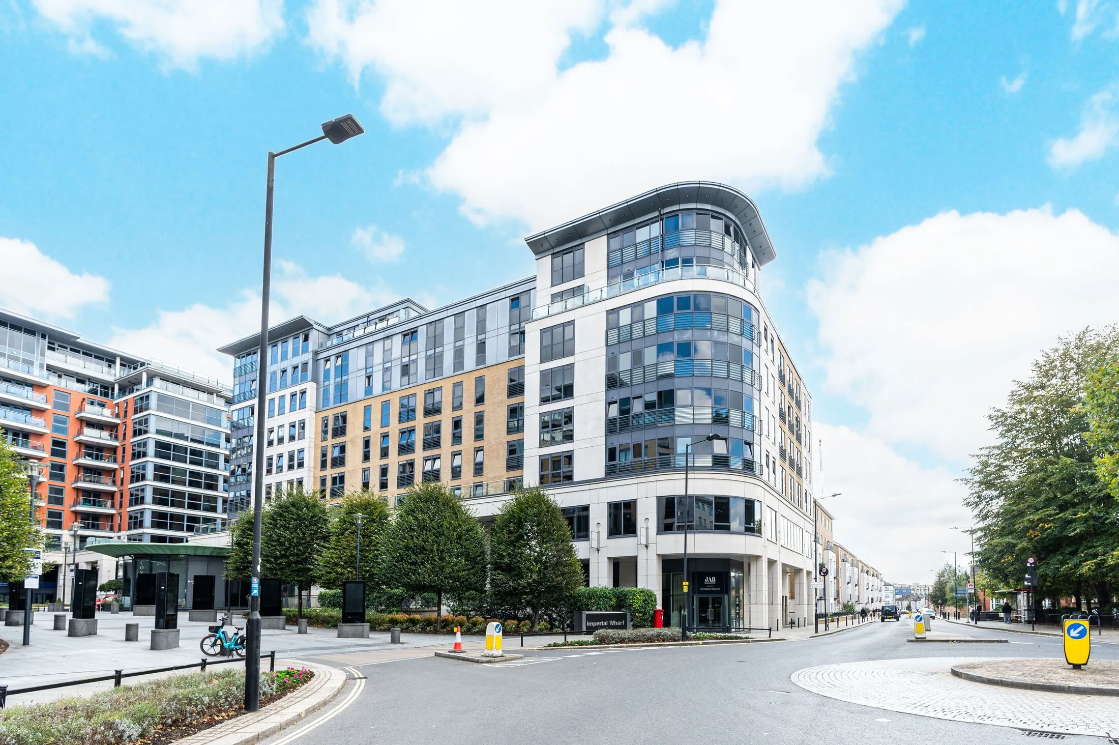 Flat Townmead Road in Greater London