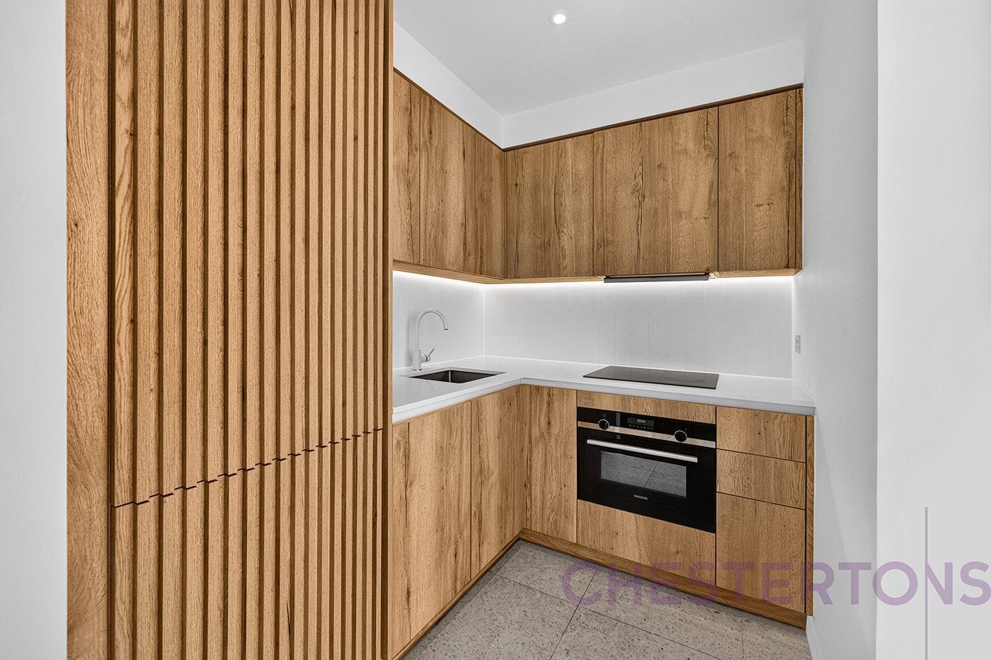 Flat Raven Row in Greater London