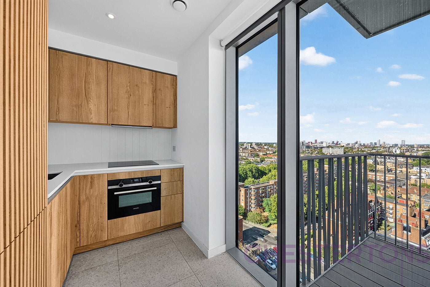 Flat Raven Row in Greater London