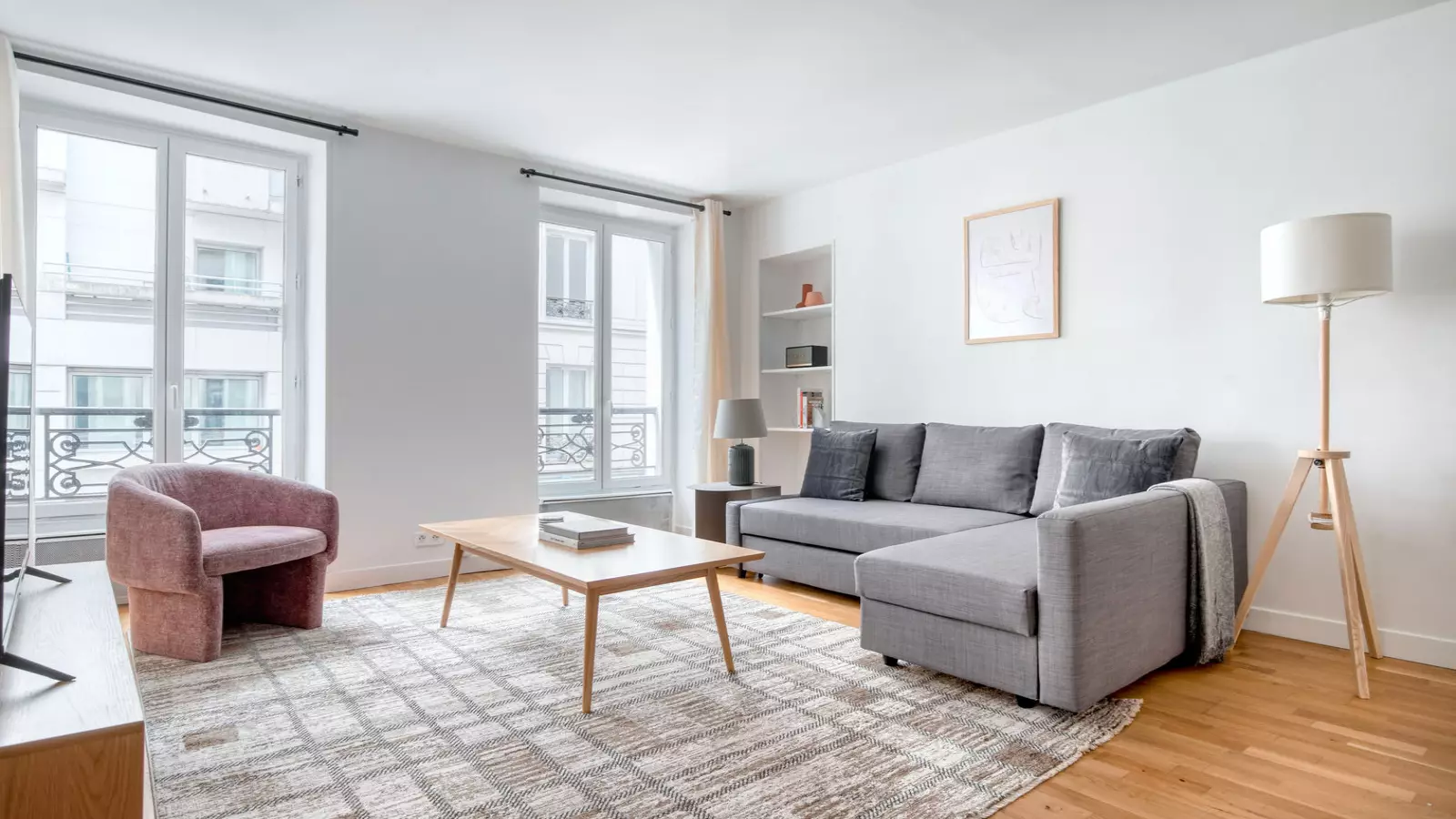 Flat Rue de la Roquette in Paris