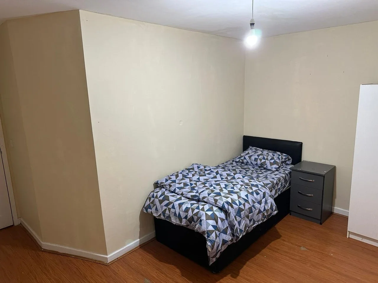 Room Highfield Road in Birmingham