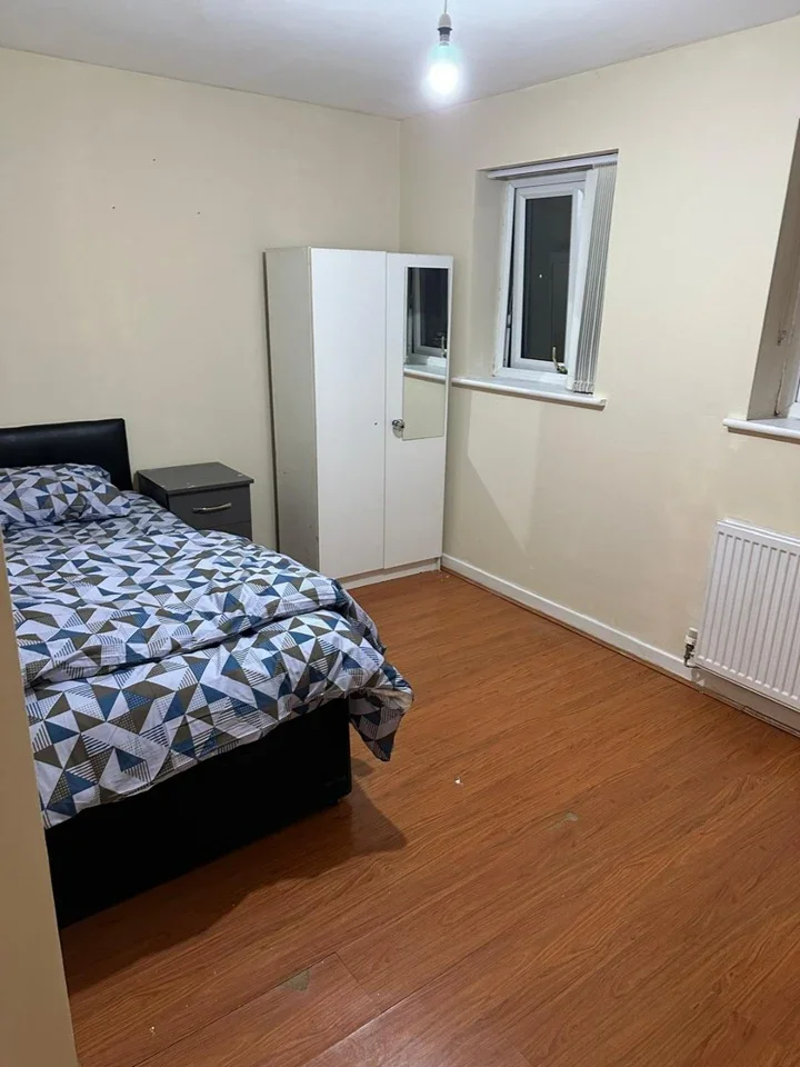 Room Highfield Road in Birmingham