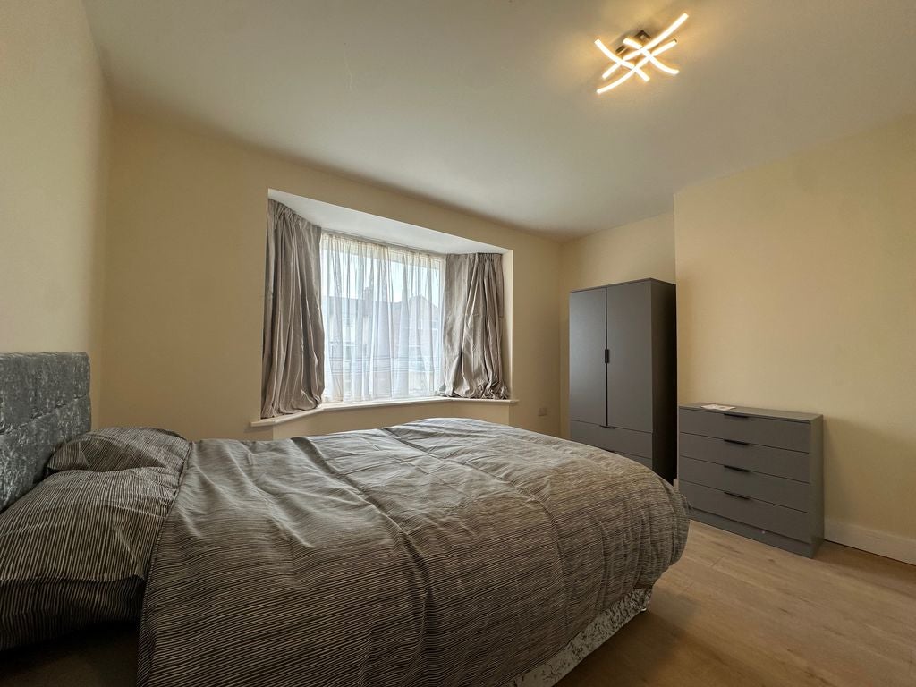 Room Pettycot Crescent in Gosport
