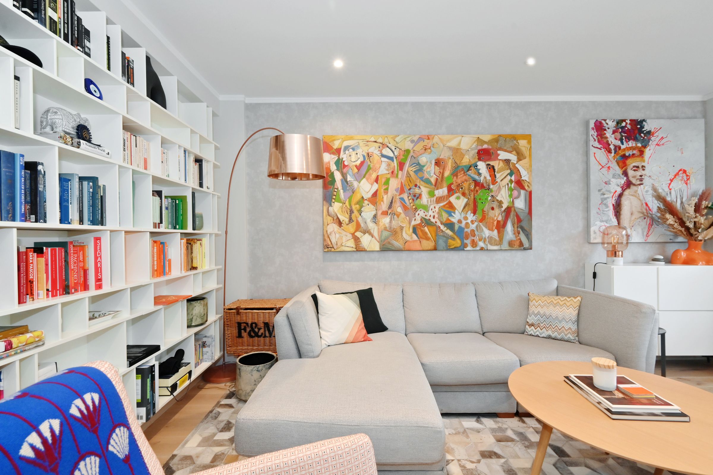 Flat Vicarage Gate in Greater London