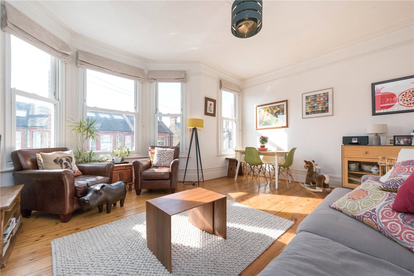 Flat Bathurst Gardens in Greater London