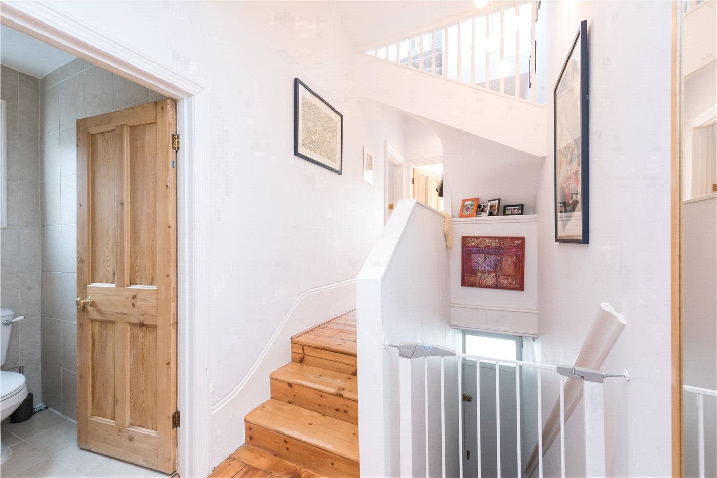 Flat Bathurst Gardens in Greater London