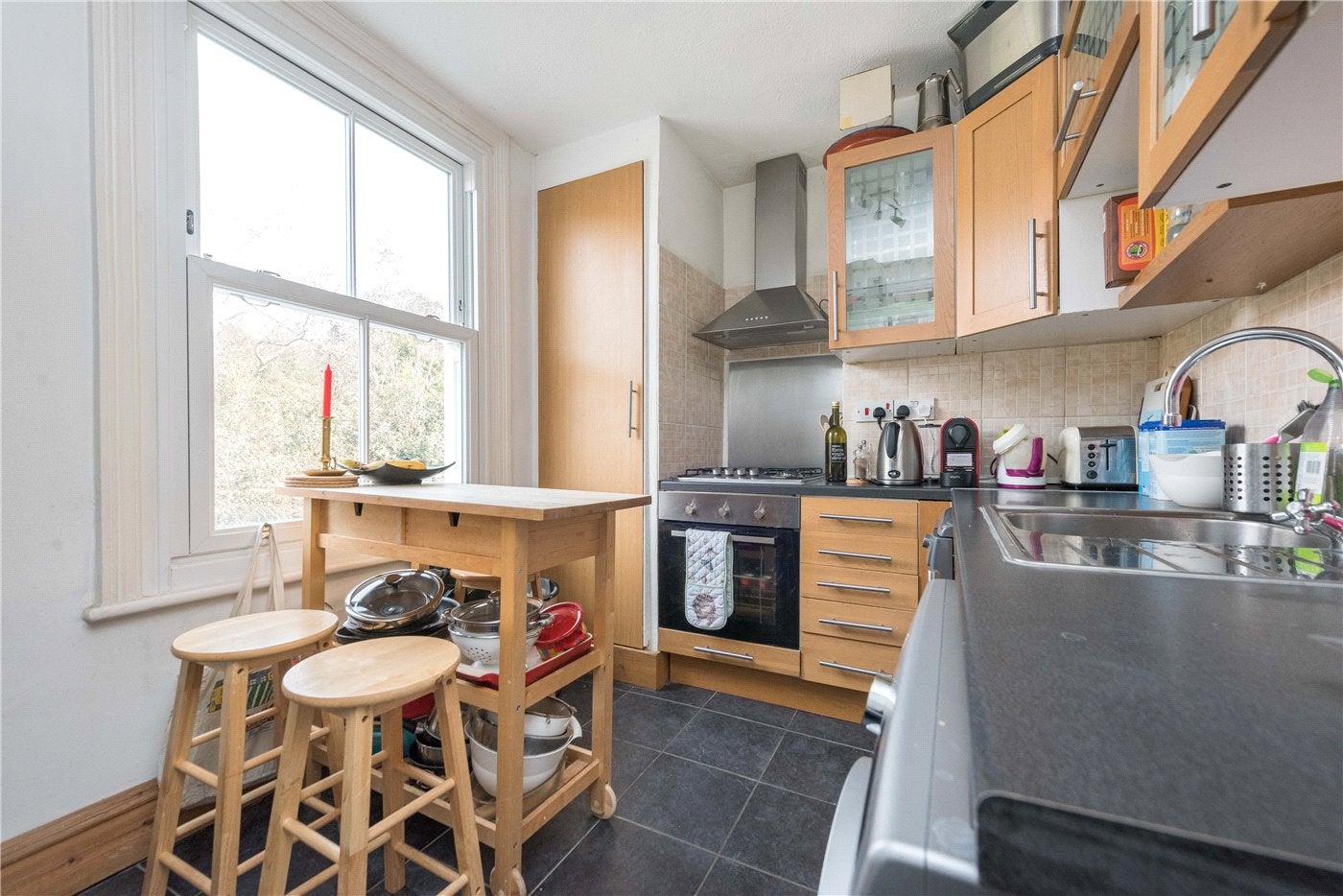 Flat Bathurst Gardens in Greater London