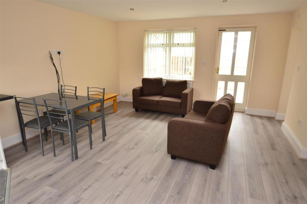 Flat Humphrey Middlemore Drive in Birmingham