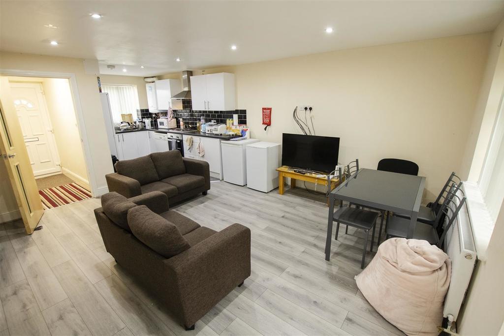 Flat Humphrey Middlemore Drive in Birmingham