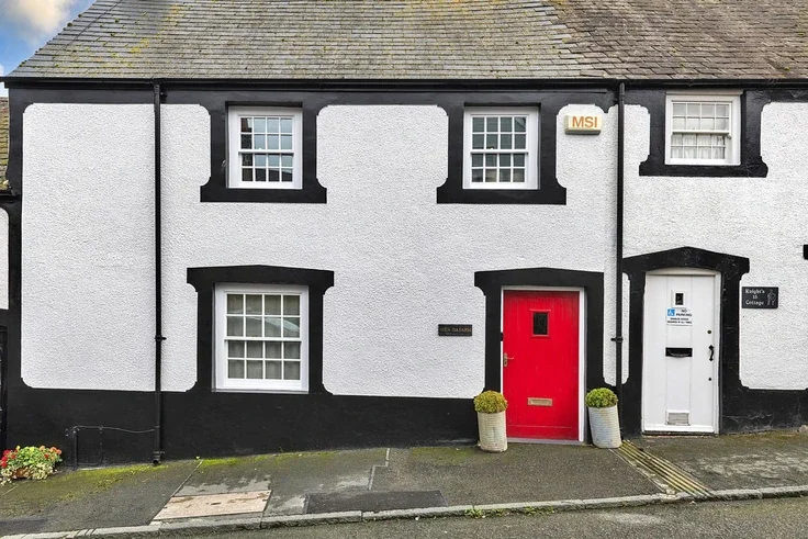 House Chapel Street in Conwy