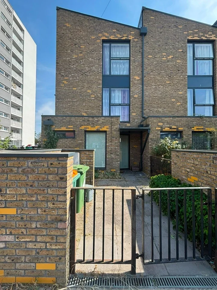 House Janson Road in Greater London